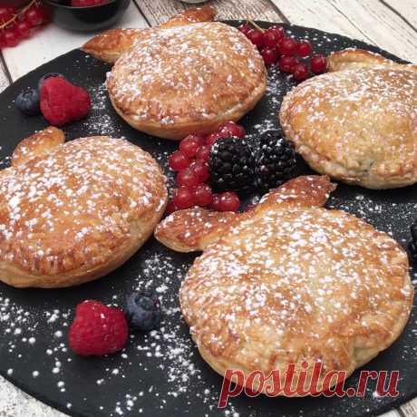 Recipe Autumn Apple Puffs by Chefclub original Autumn Apple Puffs - Recipe from  for 4 people - Ready in 30 minutes