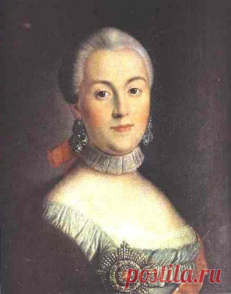 Интересные факты о Екатерине Великой 

1) При царствовании Екатерины Великой с 1762 по 1796 год владения империи значительно расширились. 

Из 50 губерний 11 были приобретены в годы ее царствования. Сумма государственных доходов выросла с 16 до 68 миллионов рублей. Были построены 144 новых города (более 4 городов в год на протяжении всего царствования). Почти вдвое увеличилась армия, количество кораблей российского флота выросло с 20 до 67 линейных кораблей, не считая друг...