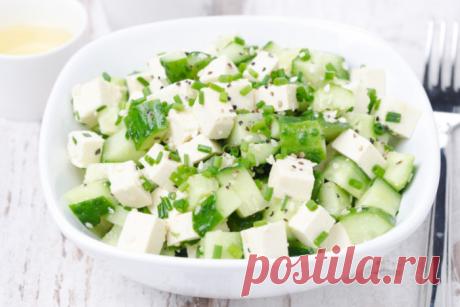 Салат с маринованным сыром тофу и огурцами Предлагаем тебе наш оригинальный рецепт простого и вкусного салата с маринованным тофу и огурцами – он отлично дополнит мясные и рыбные блюда.