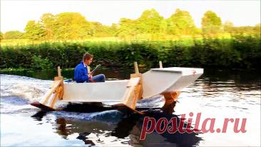 По реке плывет лодка. На корме сидит чукча и курит трубку. Его жена гребет против течения. &quot;Хорошо ей, греби себе да греби. А мне думать надо, как дальше жить...&quot; 😜😎😂
