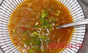 Щи из квашеной капусты с говядиной простой рецепт пошаговый Готовим вкусный Щи из квашеной капусты с говядиной классический простой рецепт в домашних условиях. Самые вкусные, которые я только пробовала 😁🔥 Раньше я добавляла сразу капусту в суп без тушения. А именно тушение дает обалденный вкус 💣 В этом рецепте нет картофеля, но думаю вы можете добавить 😁