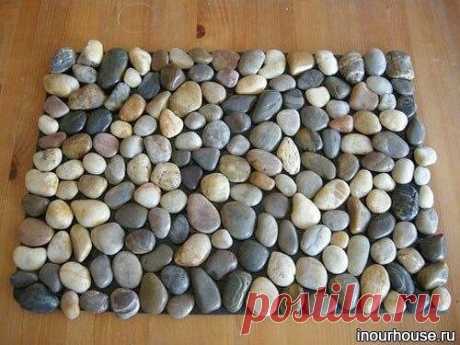 Коврик из камней
