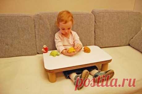 Столик для малыша из картона