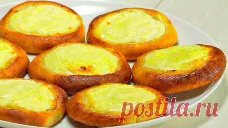 Восхитительные ВАТРУШКИ С ТВОРОГОМ. Рецепт от Всегда Вкусно! Ингредиенты:* Мука - 450 г* Молоко - 300 мл* Масло сливочное - 50 г* Растительное масло - 1 ст.л.* Яйцо - 3 шт.* Творог 9%- 500 г* Ваниль - 1 г* Сахар - 3 ст.л.* Соль - 1,5 ч.л.* Дрожжи сухие - 7 г