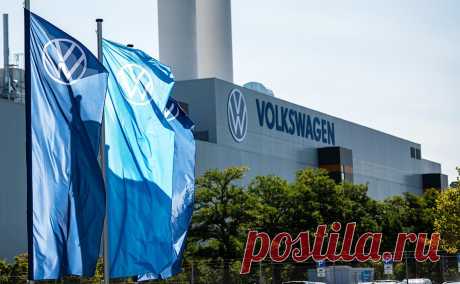 Bloomberg сообщил, что новый удар по Шольцу нанесет Volkswagen. Германия отстает с точки зрения конкурентоспособности, заявил глава Volkswagen. Концерн задумался о радикальных мерах экономии и разрыве соглашения с профсоюзами