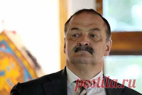 Глава Дагестана раскритиковал рейд в мечети Подмосковья. Глава Дагестана Сергей Меликов раскритиковал действия силовиков, устроивших рейд в молельном доме в подмосковных Котельниках. По его мнению, подобные действия «могут бросить тень» на всю структуру. «Знаю на своем опыте — служба службой, но религиозные чувства других людей оскорблять никогда нельзя!» — заявил он.