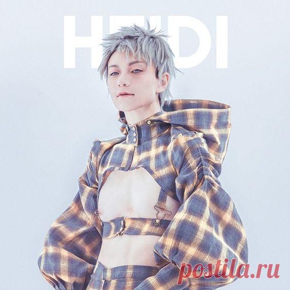 Больше торсов, хороших и разных!. Большая (очень) подборка на тему как можно показать красивые (или не очень, тут уж как повезло) мужской торс и пресс за счёт необычных вырезов на одежде:Читать дальше