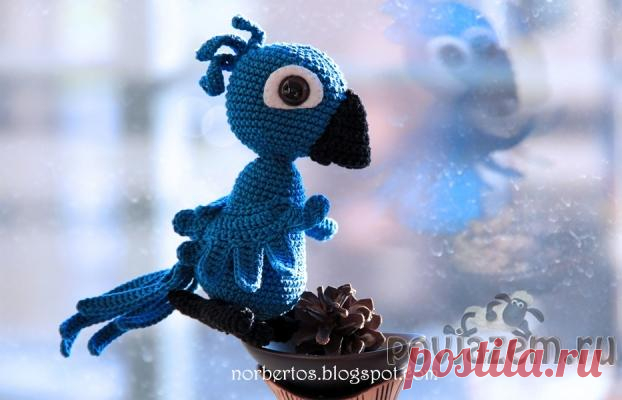 Игрушка «Попугай из Рио» крючком, амигуруми