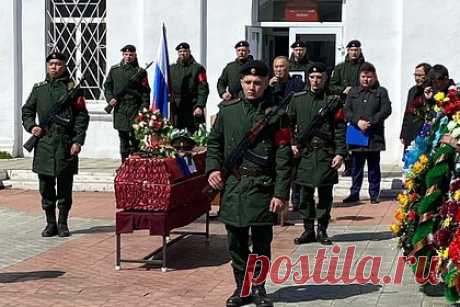 50-летний многодетный россиянин погиб в ходе СВО. Многодетный отец из Бурятии Владимир Хагай погиб в ходе специальной военной операции на Украине. Об этом сообщается в группе администрации Иволгинского района во «ВКонтакте». В феврале 50-летний россиянин решил подписать контракт и отправиться в зону проведения спецоперации.