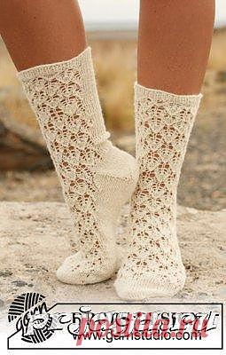 Ажурные носки спицами