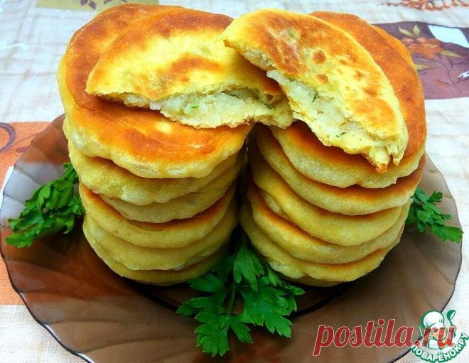 Тонкие пирожки на кефире с картофелем – кулинарный рецепт