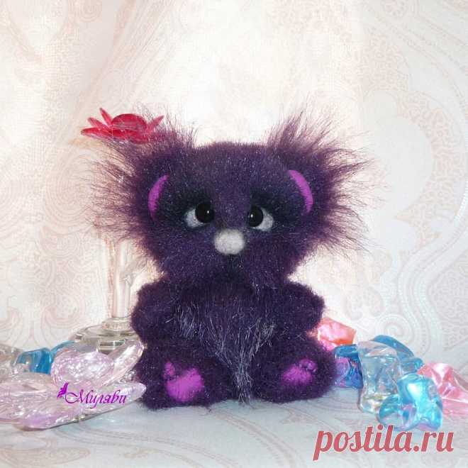АВТОРСКИЕ КУКЛЫ И ТЕДДИ 👸🐘 в Instagram: «Дом нашел. Мишутка, мое фиолетовое тискальное чудо, 11 см счастья. Набит опилками и минеральным гранулятом. Сам стоит и сидит. Головка на…»