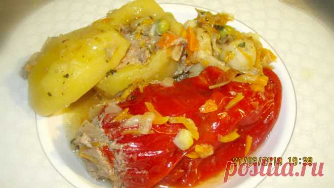 Картофель, фаршированный мясом тушеный с фаршированным перцем Танцы от плиты и до компа !!







Какой же русский не любит картошку с мясом?! Приготовить картофель, фаршированный фаршем, - несложно. Особенно, если у вас есть специальное устройство для 