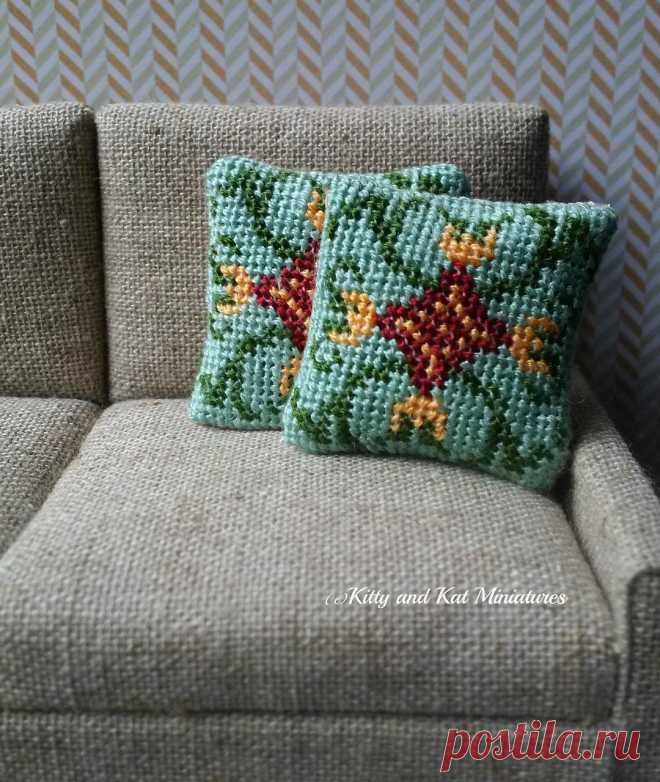 Kitty And Kat Miniatures в Instagram: «Why sew 1 when you can sew 2 from the same kit? #kittyandkatminiatures #mini #miniature #miniatures #dollhouse #dollshouse #dollhouseaccessories #sewing #petitpoint #embroidery #pillow #cushion #handcrafted #handmade #janetgranger #22count #modernminiatures #sofa #couch #dollhousefurniture #kawaii»