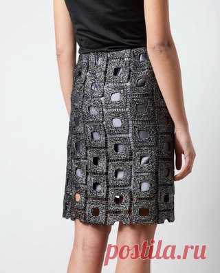 Пряжа Вегас ЯрнАрт (Vegas YarnArt) - вискоза с люрексом.
https://www.mag-yarn.ru/shop/prjazha-yarnart/vegas-ve..
60% вискоза 40% металлик 50 г. 150 м
Подходит для вязания нарядных эффектных моделей гардероба, для отделки вечерних нарядов, для декора и украшений. Благодаря входящей в состав вискозе , пряжа не колется и приятна на ощупь.
Перед началом работы рекомендуется связать образец, провести ВТО и рассчитать количество петель. Полотно связанное спицами больше подвержен...