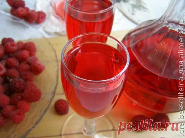 👌 Домашнее вино из малины на зиму - настоящий малиновый рай, рецепты с фото Вкусный рецепт Домашнее вино из малины на зиму - настоящий малиновый рай, пошаговый, с фото и отзывами 👍 Алкогольные напитки, Заготовки на зиму, Что приготовить из малины, Рецепты из ягод
