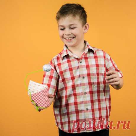(14) Facebook