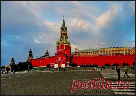 Кремль. Спасская башня. Москва