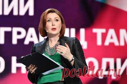 Экс-ведущая НТВ рассказала об отсутствии свободы на телевидении. Экс-ведущая шоу «Принцип домино» на НТВ Елена Ищеева заявила, что в работе телеведущего нет свободы. «Он всего лишь "раб лампы". За него решают люди, которые стоят за ним. Это участь всех телеведущих центрального телевидения», — высказалась она в интервью актеру Вячеславу Манучарову.