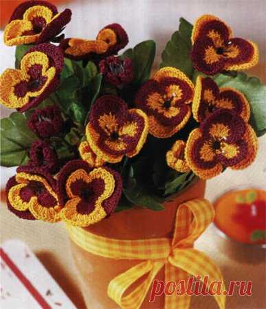 Вязаные крючком цветы "Анютины глазки"