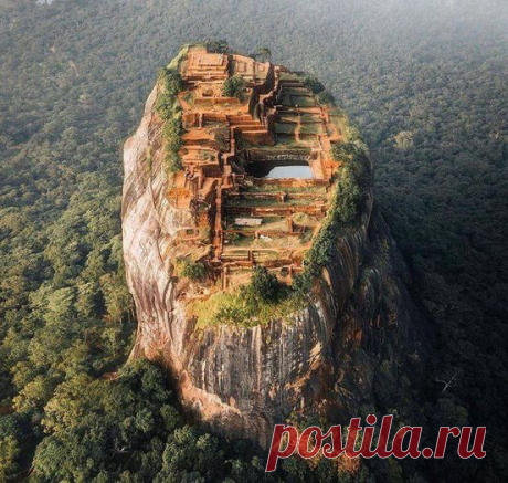 ⛰ Сигирия – один из самых удивительных 
природно-архитектурных объектов в мире