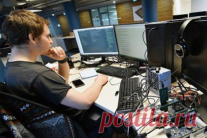 В России пообещали сохранить льготы по кредитам для IT-компаний. Программа льготных кредитов для IT-компаний потребовала дополнительного финансирования из-за увеличения ключевой ставки. Несмотря на сообщения, что средства на поддержку закончились, банки сохранят льготы, заявили в Минцифры. На субсидирование ставки в 2024 году выделят более четырех миллиардов рублей.