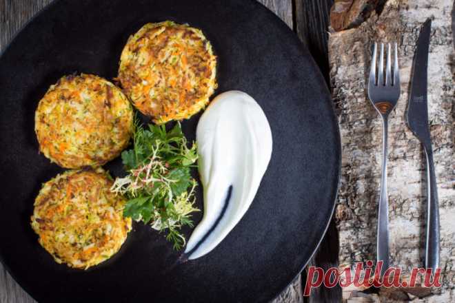 Оладьи из цуккини с яблоками и морковью