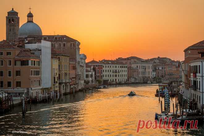 Before the maddening crowds: Sunrise along the Grand Canal - Venice Explore Phil Marion (177 million views - THANKS)'s photos on Flickr. Phil Marion (177 million views - THANKS) has uploaded 15892 photos to Flickr.
