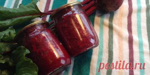 6 очень вкусных салатов из капусты на зиму - Лайфхакер