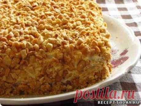 Бисквитный торт со сгущенкой.