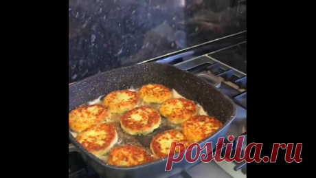 Безyмно вкycные картофельные оладьи с сыром;)