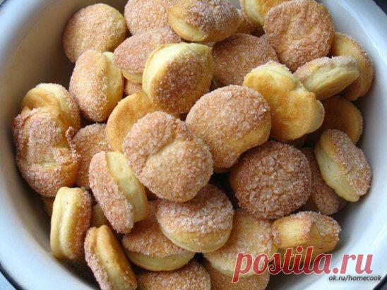 Быстрое печенье
Тут главное 2 вещи - СМЕТАНА и МАРГАРИН..