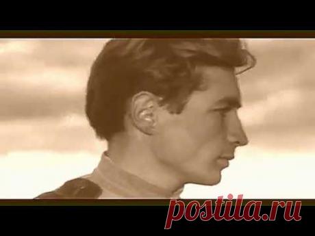 Поет Юрий Каморный. 1974 г.