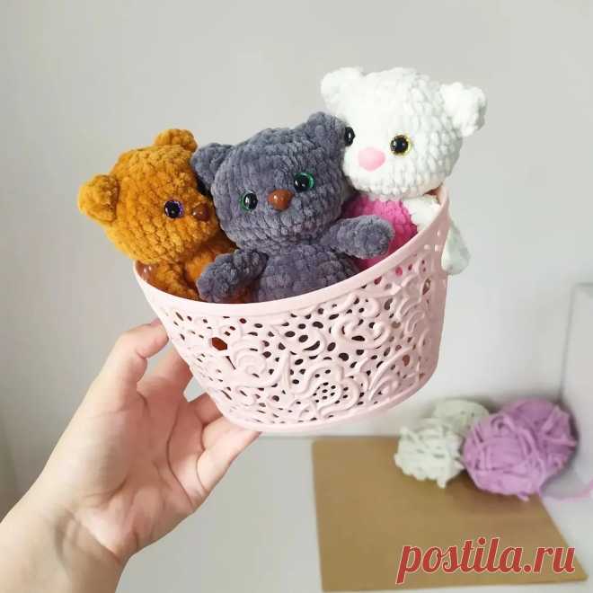 PDF Котёнок крючком. FREE crochet pattern; Аmigurumi animal patterns. Амигуруми схемы и описания на русском. Вязаные игрушки и поделки своими руками #amimore - плюшевый котик, маленький котёнок из плюшевой пряжи, кот, кошечка, кошка.