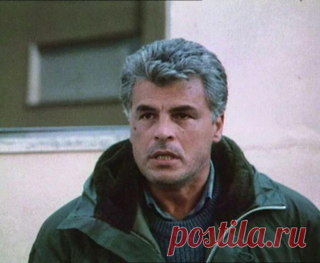 Итальянского актера Микеле Плачидо в 1980-х годах знали абсолютно все, всемирную известность ему принес телесериал «Спрут», в котором он сыграл комиссара Коррадо Каттани. Особенно начальника сицилийской криминальной полиции полюбили советские зрители.  |  20 актеров, от которых все были без ума - Кино Mail.Ru