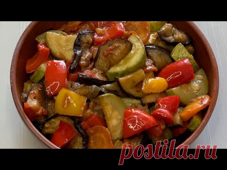 Как приготовить ароматное рагу из баклажанов, сладкого перца и кабачков.