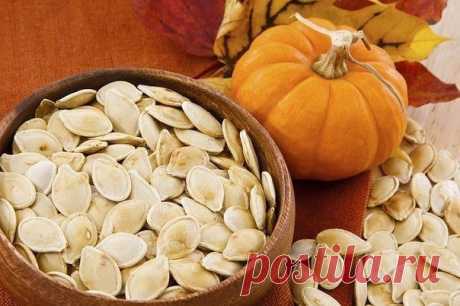 ТЫКВЕННЫЕ СЕМЕЧКИ ОТ ПАРАЗИТОВ

Как пишет Пол Пичфорд, паразиты заражают до 30% населения планеты. Он также упоминает, что острицы, круглые черви и солитеры, чаще всего обосновываются в слабом пищеварительном трактате. Сегодня в каждой аптеке можно найти средства, избавляющие от паразитов. Но их сложно назвать безвредными. Наличие паразитов определяется анализом клетки крови с помощью лабораторной техники, но даже без специального анализа, болезнь можно обнаружить по ряду ...