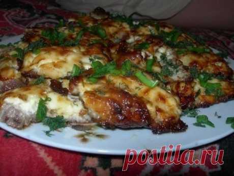 Мясо - вкусно и просто 

Ингредиенты:
- Мясо (свинина) 
- Майонез 
- Соль, перец, специи 
- Горчица 

Приготовление:
Берем мясо и режем достаточно тонкими кусками. 
Отбиваем каждый кусок 
Горчица — очень важный момент в приготовлении блюда! 
Важность момента заключается в том, что если намазать горчией кусок мяса — весь сок останется внутри и куски будут ооочень пропитанными, свежими и аппетитными, все останется внутри мяса :) Каждый кусочек смазываем горчицей. В принципе,...
