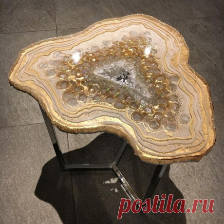 Просто цемент+стекляшки из Фикс Прайс....а какая красота!!!!!! Инет.