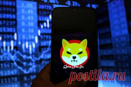 «Мемная» криптовалюта обновила исторический рекорд. Мем-токен Shiba Inu обновил исторический максимум – утром 27 октября его стоимость достигла 0,000058 доллара, а капитализация равнялась 27 миллиардам долларов. За последние сутки криптовалюта подорожала на 30 процентов после сообщений о том, что ее начнет поддерживать приложение Robinhood.