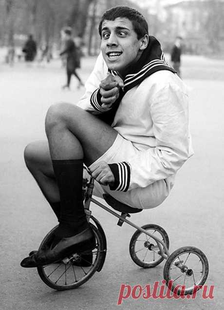 ПРАВИЛА ЖИЗНИ
Адриано Челентано - музыкант, актер, 75 лет, Гальбьяте, Италия                                                          
Секрет моей оригинальности в том, что я много копирую. Когда я смотрел фильмы с Кларком Гейблом, то всегда пытался перенять его жесты.