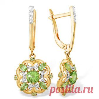 Серьги “Длинные” из красного золота 585 с фианитами, хризолитами купить в Москве со скидкой по цене 16 015 ₽ - арт. 2 12 04 00 00 037