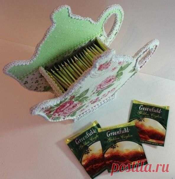 ​Декоративный чайничек для пакетиков чая Декоративный чайничек для пакетиков чаяДекоративный чайничек для пакетиков чая может быть украшен кружевом, цветами или тем способом, который вам больше нравится.