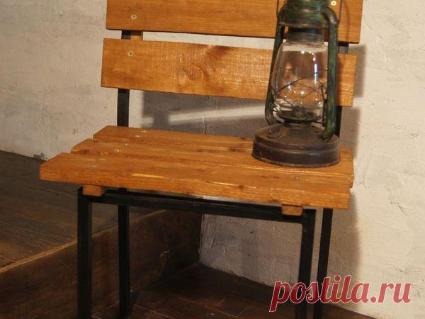 Новая жизнь старого стула 
Вместо эпиграфа: задачи сотворить предмет мировой культуры вообще не стояло. Хотелось обновить пару уличных стульев из подручных средств и с минимумом затрат.Стулья эти из поздней советской эпохи. На…