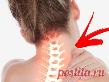 УПРАЖНЕНИЯ ПРОТИВ ГОЛОВОКРУЖЕНИЙ ПРИ ШЕЙНОМ ОСТЕОХОНДРОЗЕ. 
Головокружению подвержены многие пожилые люди. В подавляющем большинстве случаев оно связано с остеохондрозом шейного отдела позвоночника. В этом случае полезно выполнять специальную гимнастику, которая избавит вас от головокружения. Она укрепляет мышечный каркас шейного отдела позвоночника и таким образом предотвращает «зажимы», приводящие к головокружению. 
Комплекс упражнений для шейного отдела позвоночника 
1. Медленно, с у