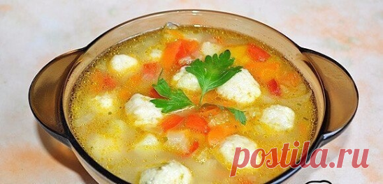 ОВОЩНОЙ СУП С СЫРНЫМИ КЛЁЦКАМИ 

ИНГРЕДИЕНТЫ:
 Картофель — 2-3 шт.
 Сладкий перец — 1 шт.
 Морковь — 1 шт.
 Лук — 1 шт.
 Черешки сельдерея (по желанию) — 1 шт.
 Растительное масло — 2 ст. л.
 Соль, перец — по вкусу

Клецки:
 Твердый сыр — 80-100 г
 Яйцо — 1 шт.
 Сливочное масло — 80 г
 Мука — 90-100 г
 Рубленая зелень петрушки, укропа — 1,5-2 ст. л.

ПРИГОТОВЛЕНИЕ:
1. Делаем клецки. Натираем мелко сыр, разбиваем яйцо и кладем достаточно размягченное сливочное масло. Солим,...
