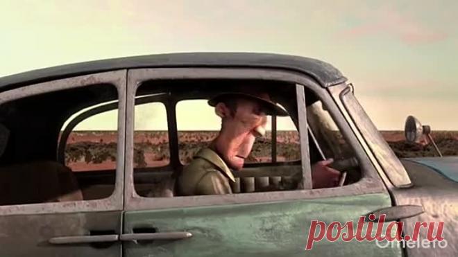 Мужчина с дорожной яростью противостоит пожилому водителю.