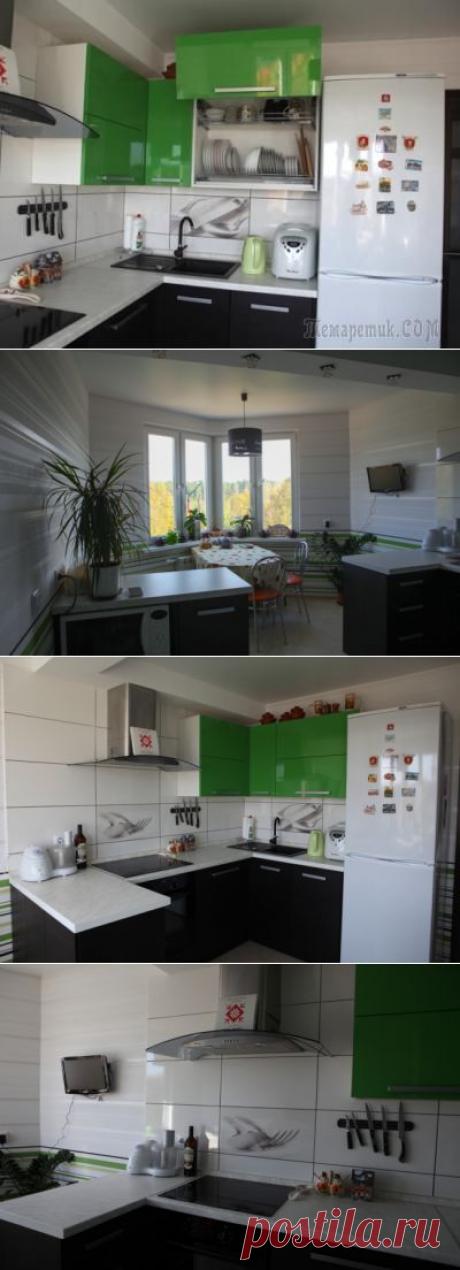 Черно-зеленая кухня 12 кв.м с эркером