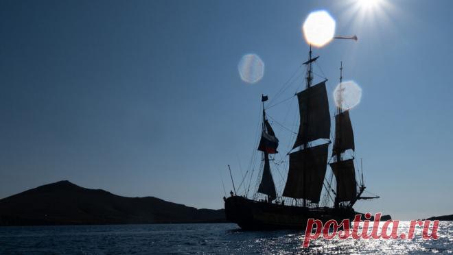 Капитан российского парусника рассказал подробности о приеме в Испании. Российский фрегат "Штандарт" покинул территориальные воды Испании из-за запрета страны, но местные жители оказали ему теплый прием. Об этом сообщил капитан Владимир Мартусь, передает ТАСС. Он пояснил, что парусник ...