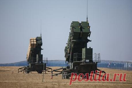 Кулеба попросил Блинкена отправить на Украину ЗРК Patriot. Во время беседы с государственным секретарем США Энтони Блинкеном глава Министерства иностранных дел (МИД) Украины Дмитрий Кулеба заявил, что «пришло время» для зенитно-ракетных комплексов (ЗРК) Patriot. Он подчеркнул, что необходимо ускорить поставки на Украину систем противовоздушной обороны (ПВО).